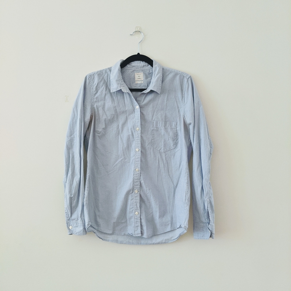 DONATED 💥 GAP Button Up Shirt